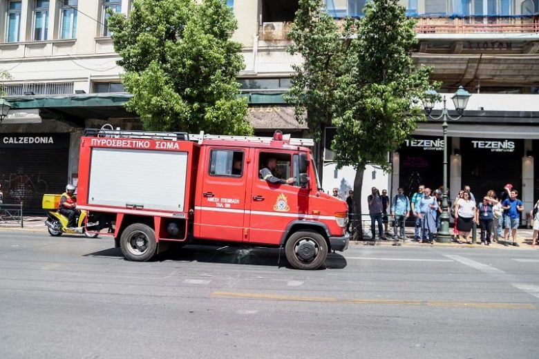 Φωτιά σε διαμέρισμα στους Αμπελόκηπους Θεσσαλονίκης με κινητοποίηση της Πυροσβεστικής