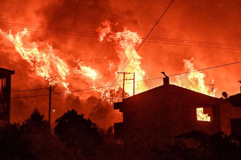 Ολονύχτια Πάλη με τις Φλόγες στην Κορινθία